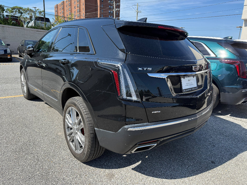 Certified 2023 Cadillac XT5 Sportv AWD/4WD image 4