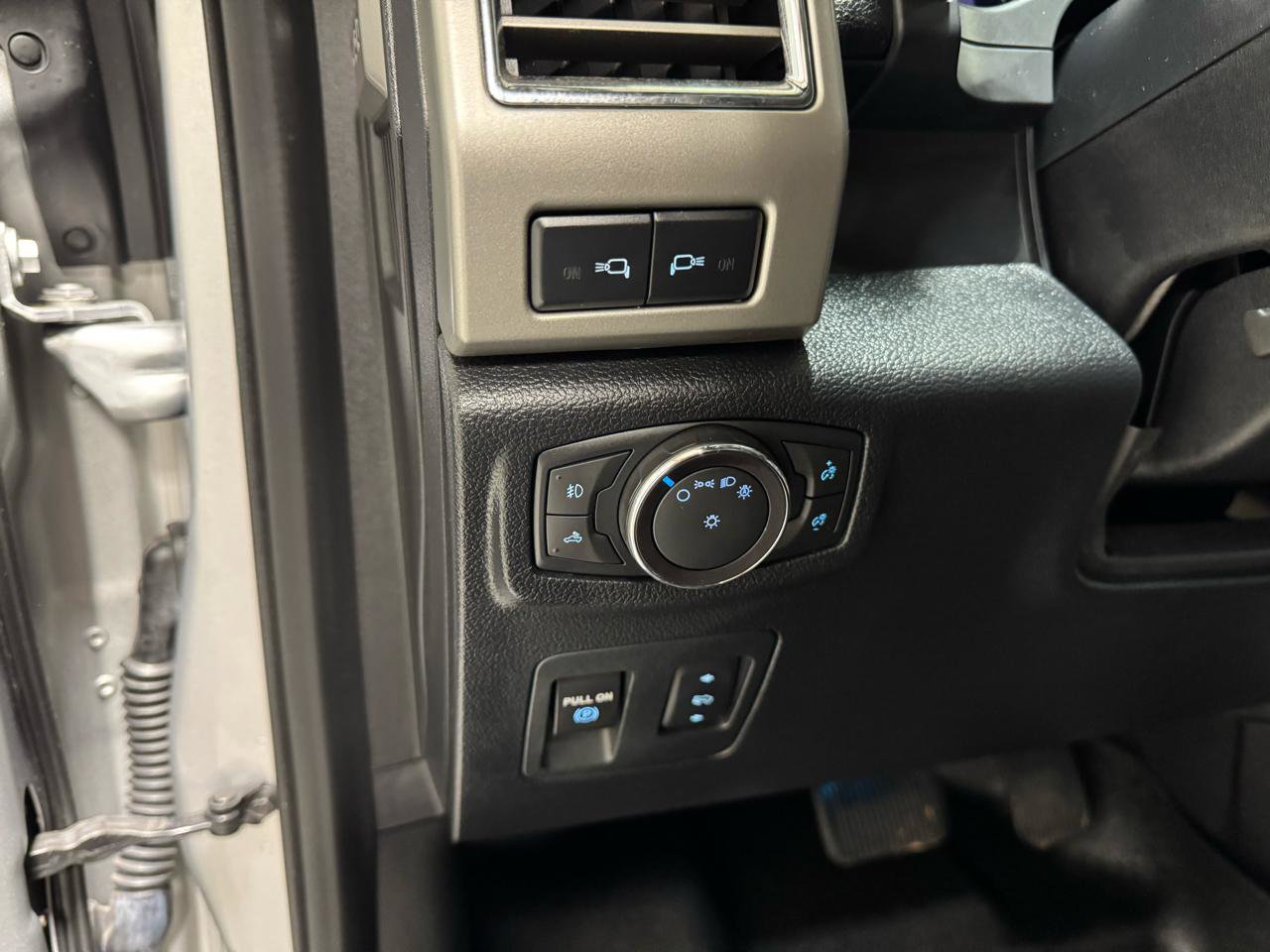Used 2016 Ford F150 Lariat AWD/4WD image 25