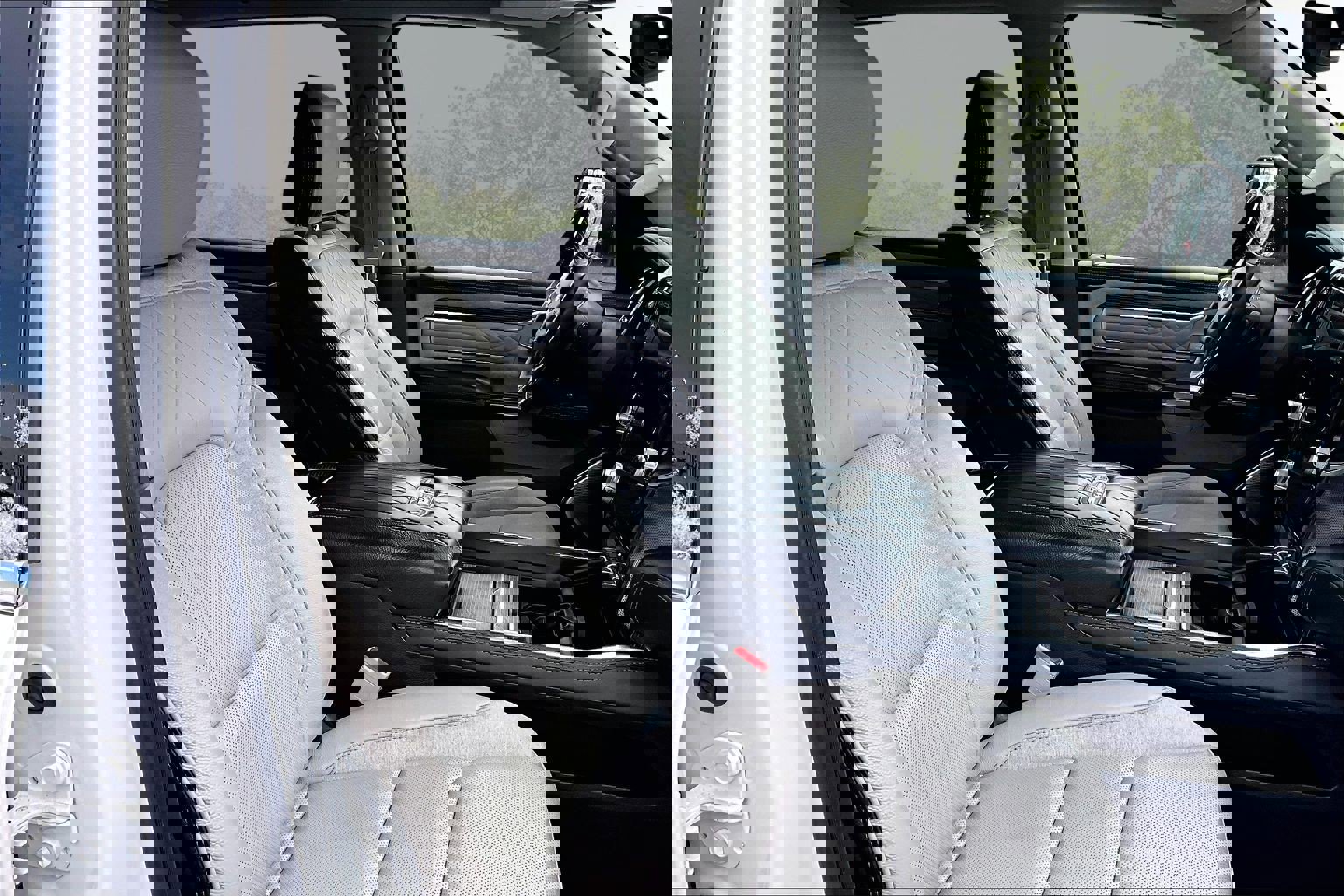 Used 2022 RAM 1500 Limited image 7