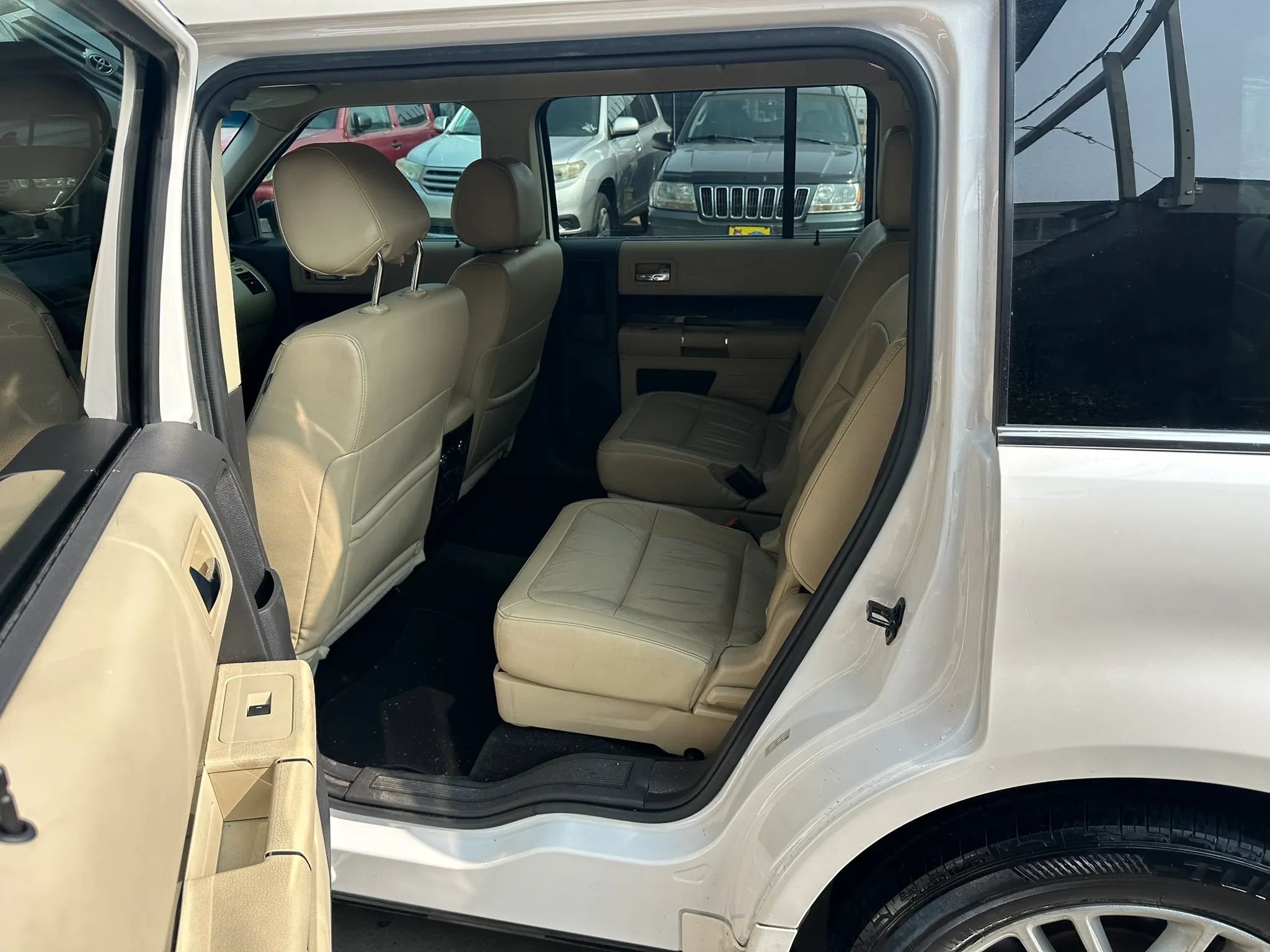 Used 2016 Ford Flex SEL w/ Equipment Group 202A FWD image 9