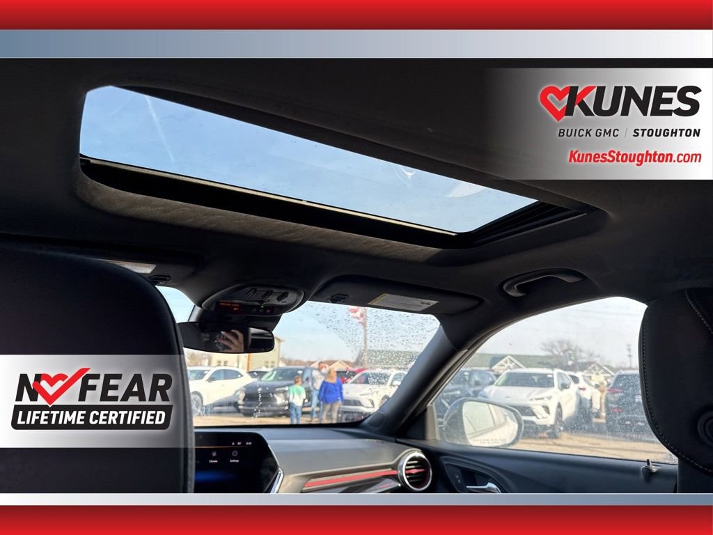 Used 2024 Chevrolet Trax RS w/ Sunroof Package FWD image 41
