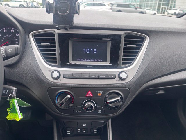 Used 2022 Hyundai Accent SE FWD image 22