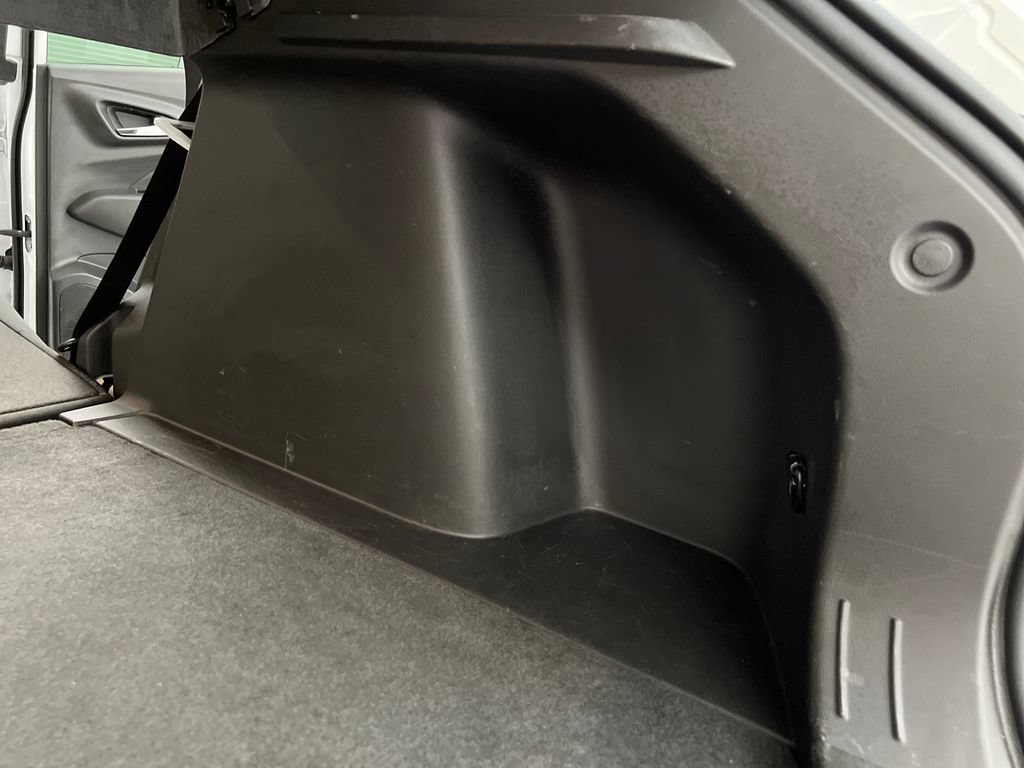 Used 2025 Chevrolet Trax LT FWD image 38