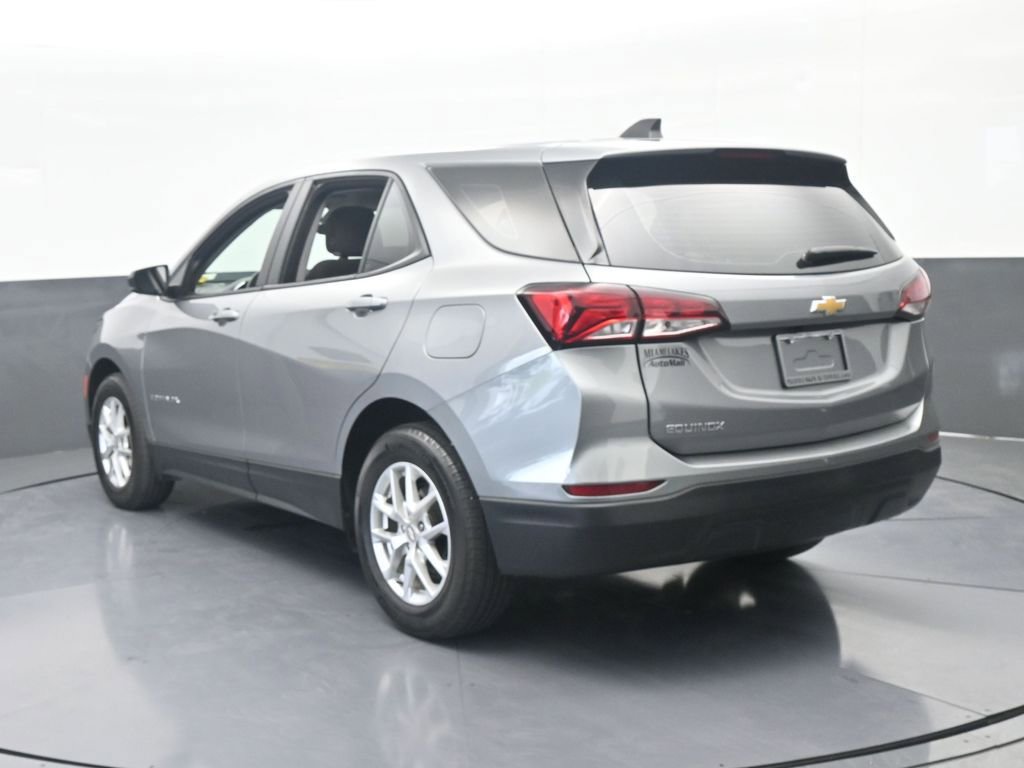 Used 2023 Chevrolet Equinox LS FWD image 4