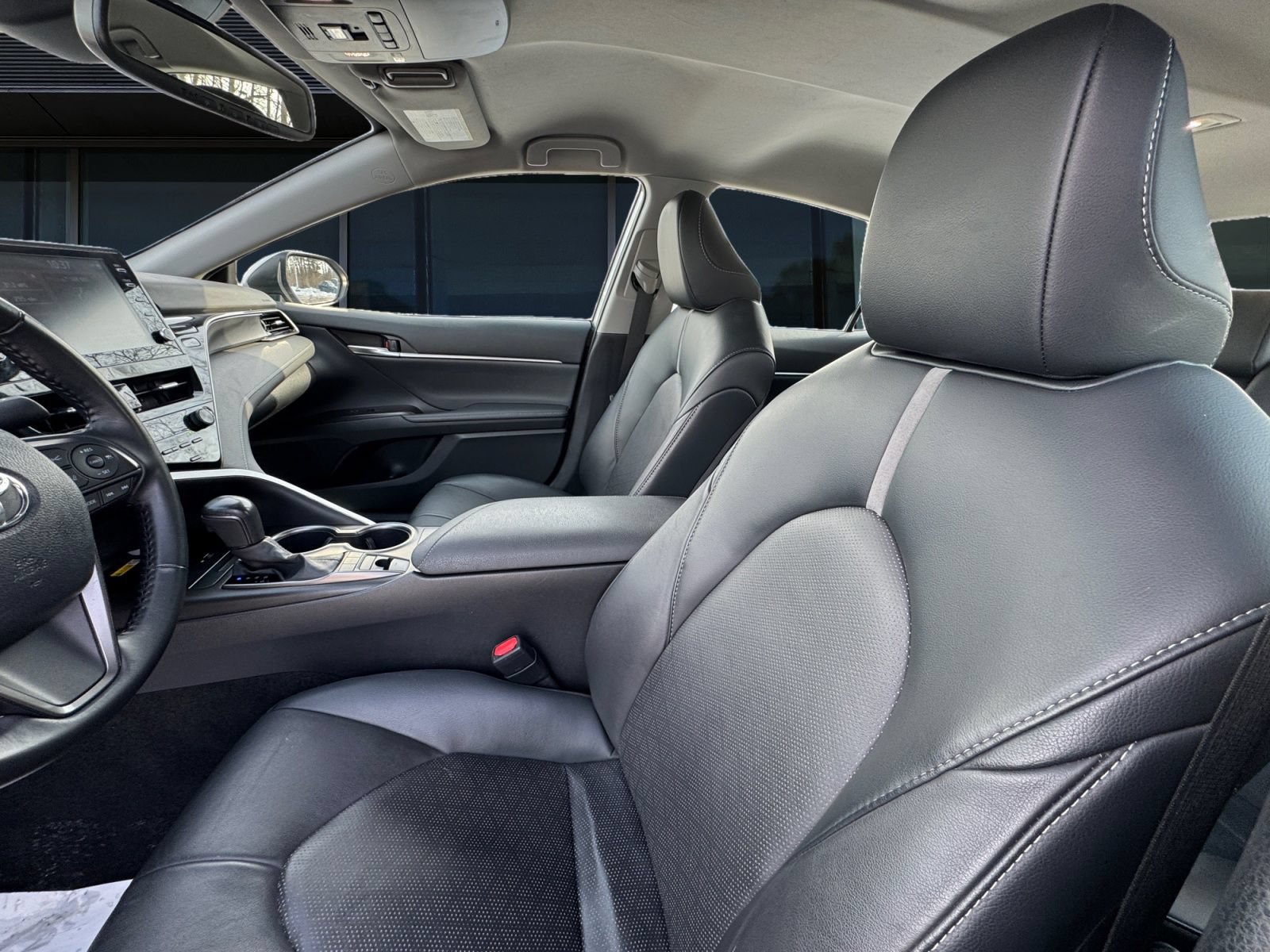 Used 2024 Toyota Camry XSE FWD image 2