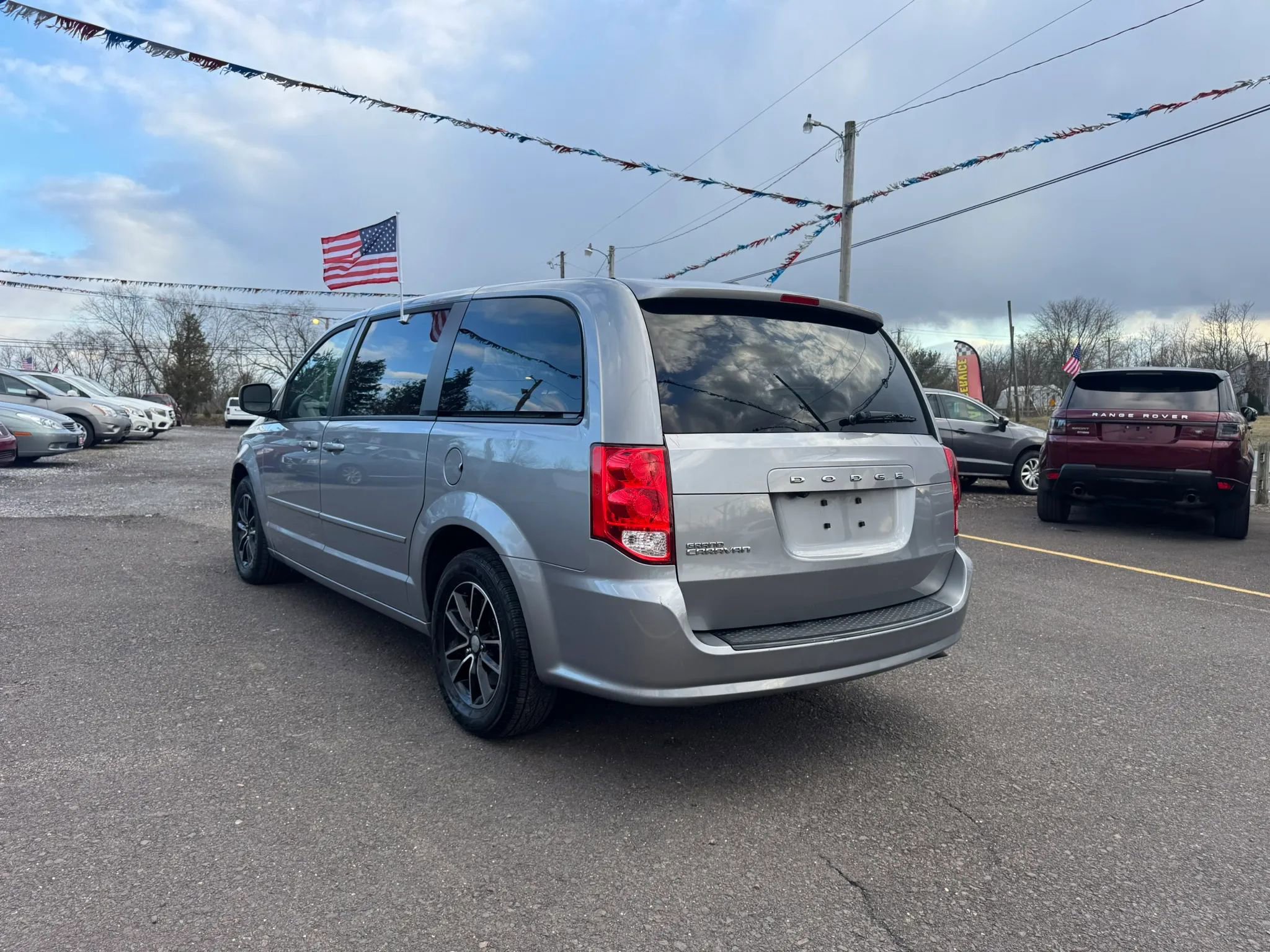 Used 2016 Dodge Grand Caravan SXT image 4