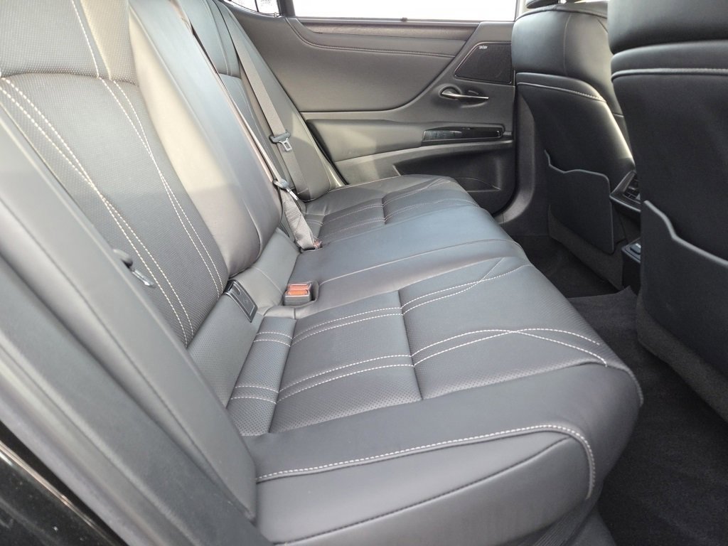 Certified 2024 Lexus ES 300h Ultra Luxury w/ Accessory Package (Z1) image 6