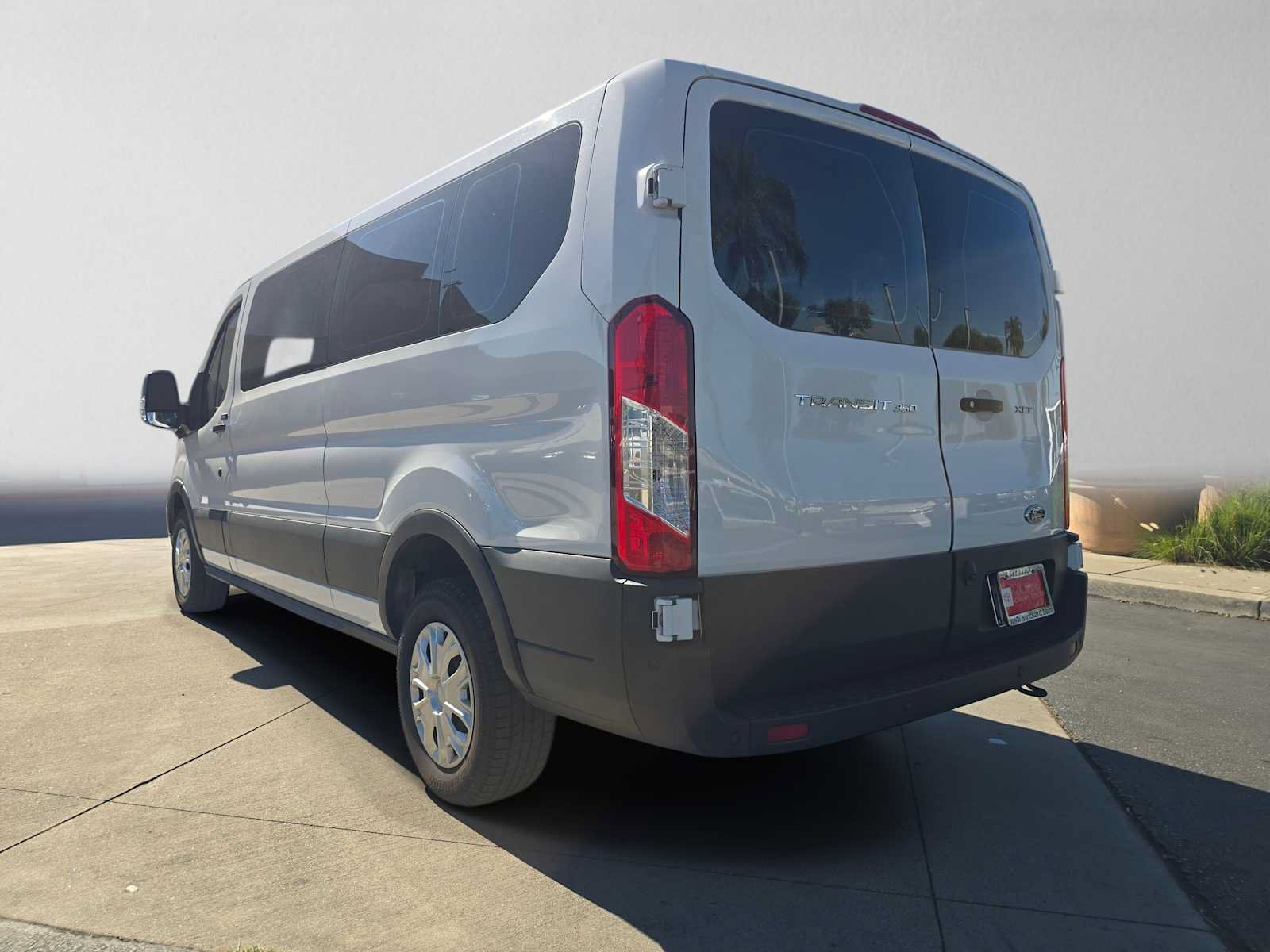 Used 2023 Ford Transit 350 XLT RWD image 5