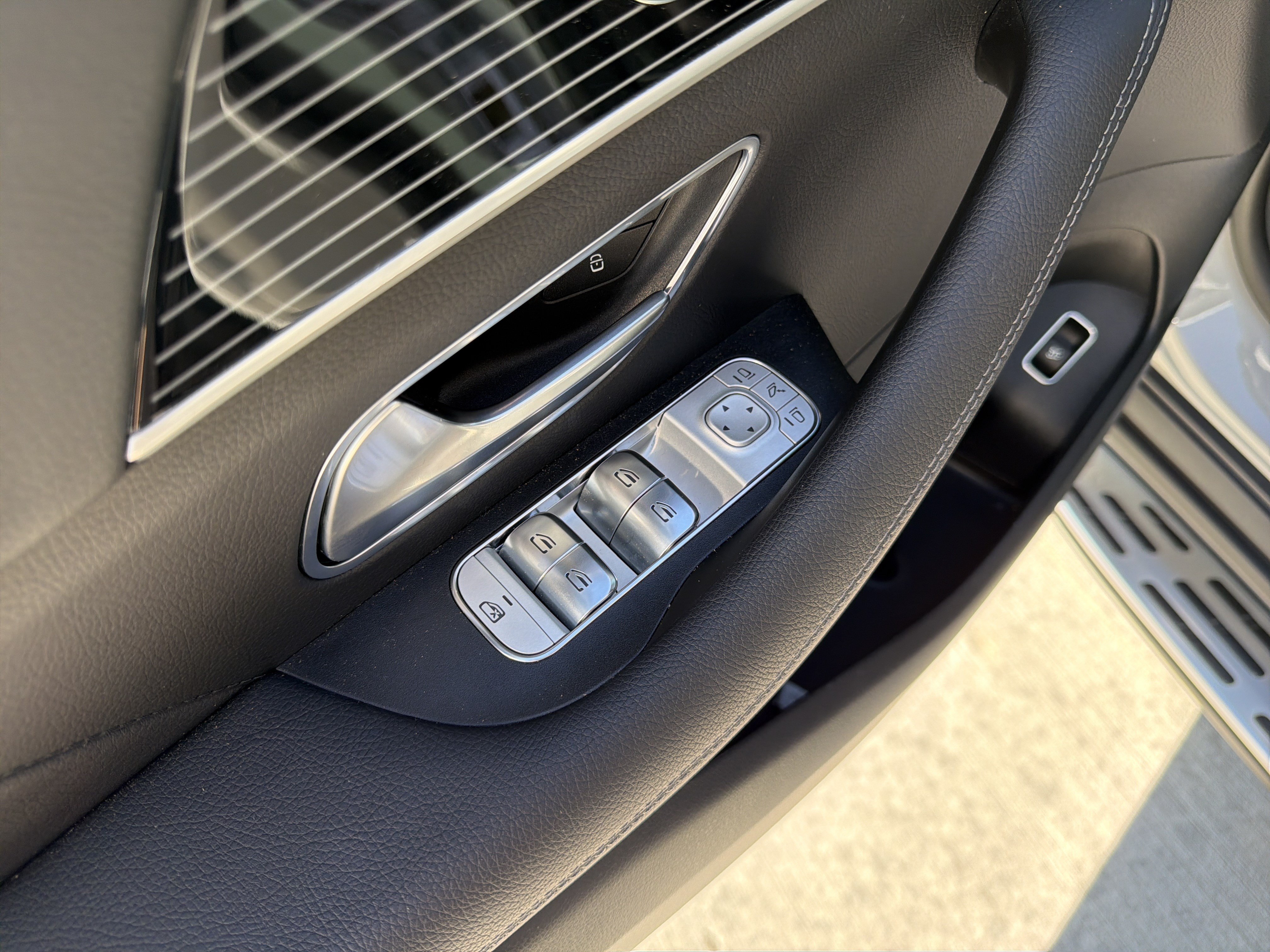 Certified 2025 Mercedes-Benz GLS 450 4MATIC image 15