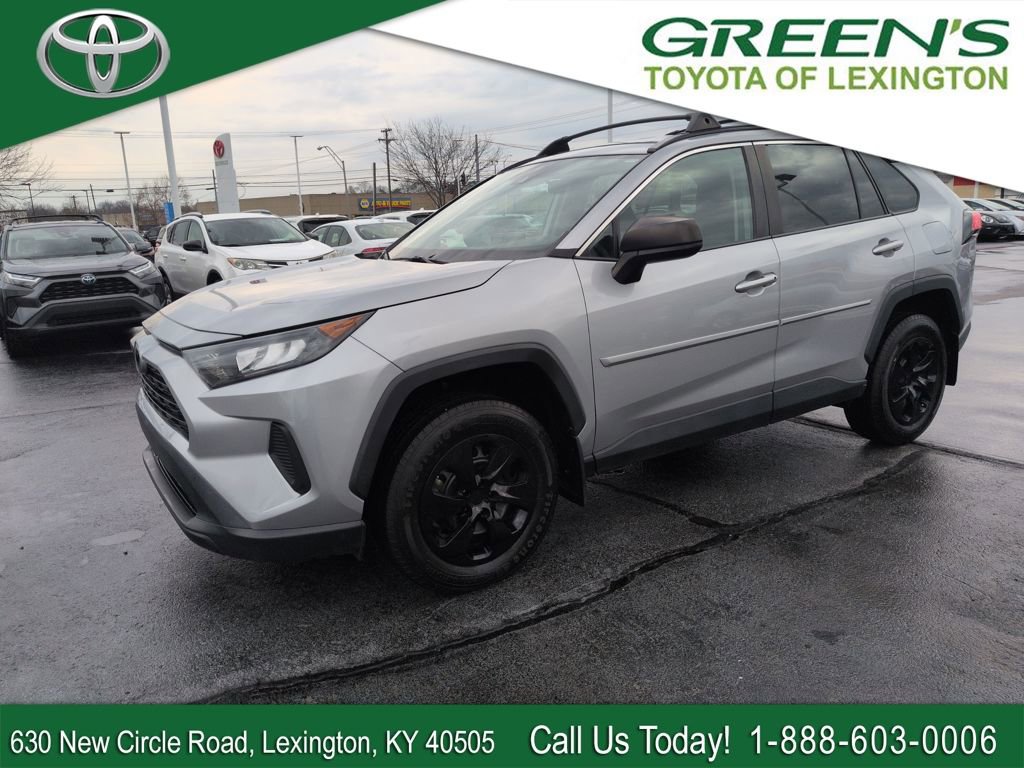 Used 2021 Toyota RAV4 LE image 1