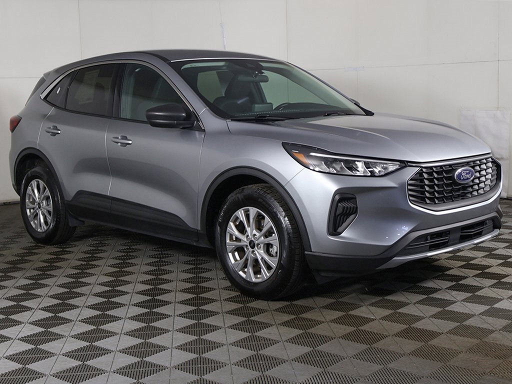 Used 2023 Ford Escape Active image 2