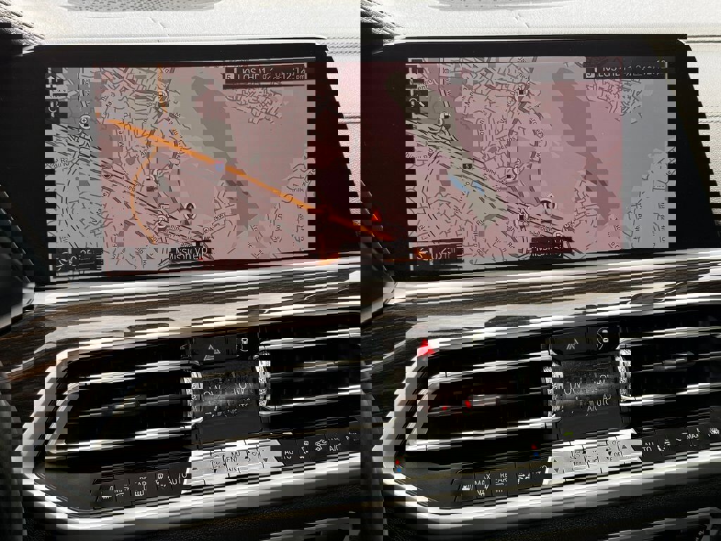 Used 2020 BMW X5 xDrive40i w/ Convenience Package image 16