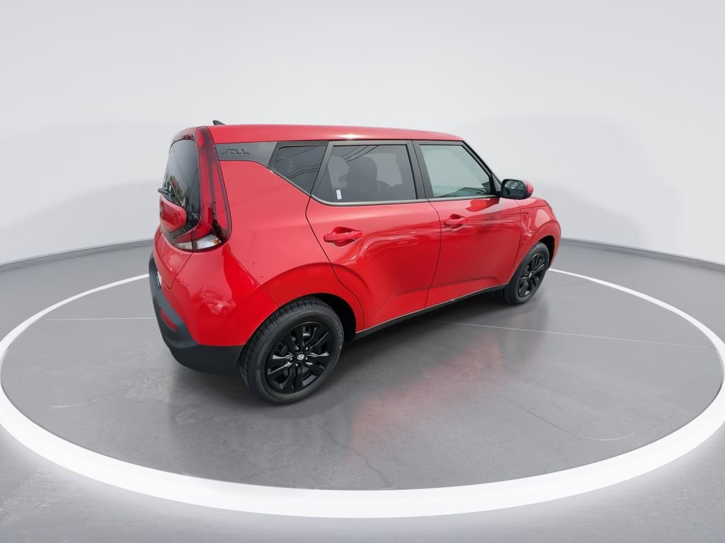 Used 2022 Kia Soul LX image 9