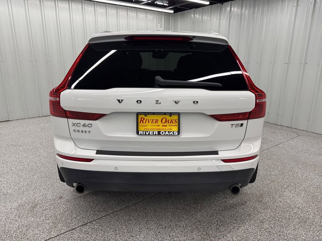 Used 2021 Volvo XC60 T5 Momentum w/ Advanced Package AWD/4WD image 5