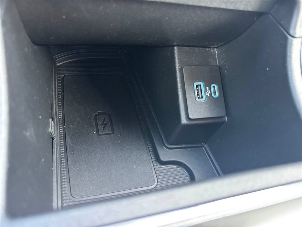 Used 2022 Ford Edge Titanium AWD/4WD image 17