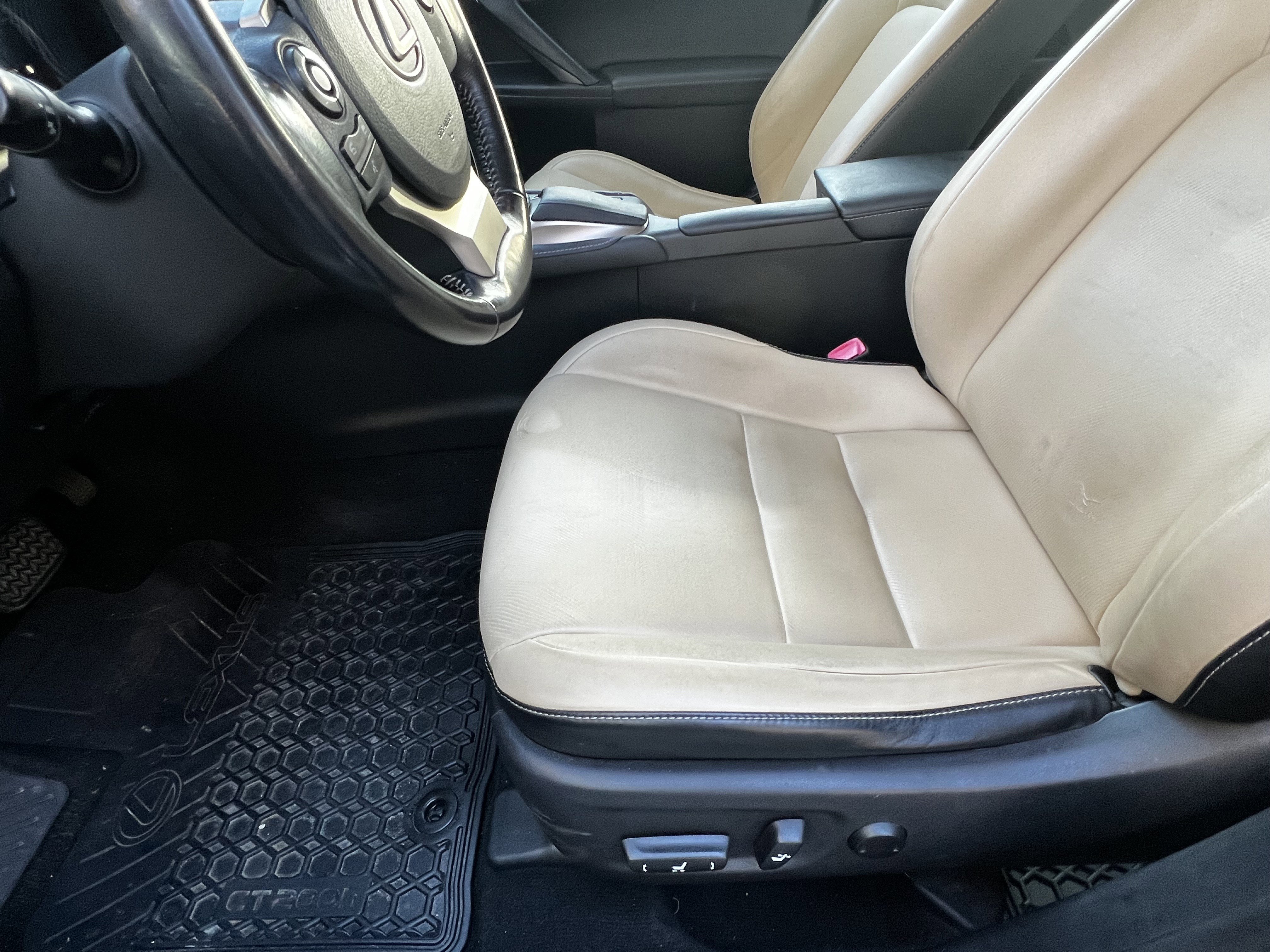 Used 2015 Lexus CT 200h w/ Navigation Package image 17