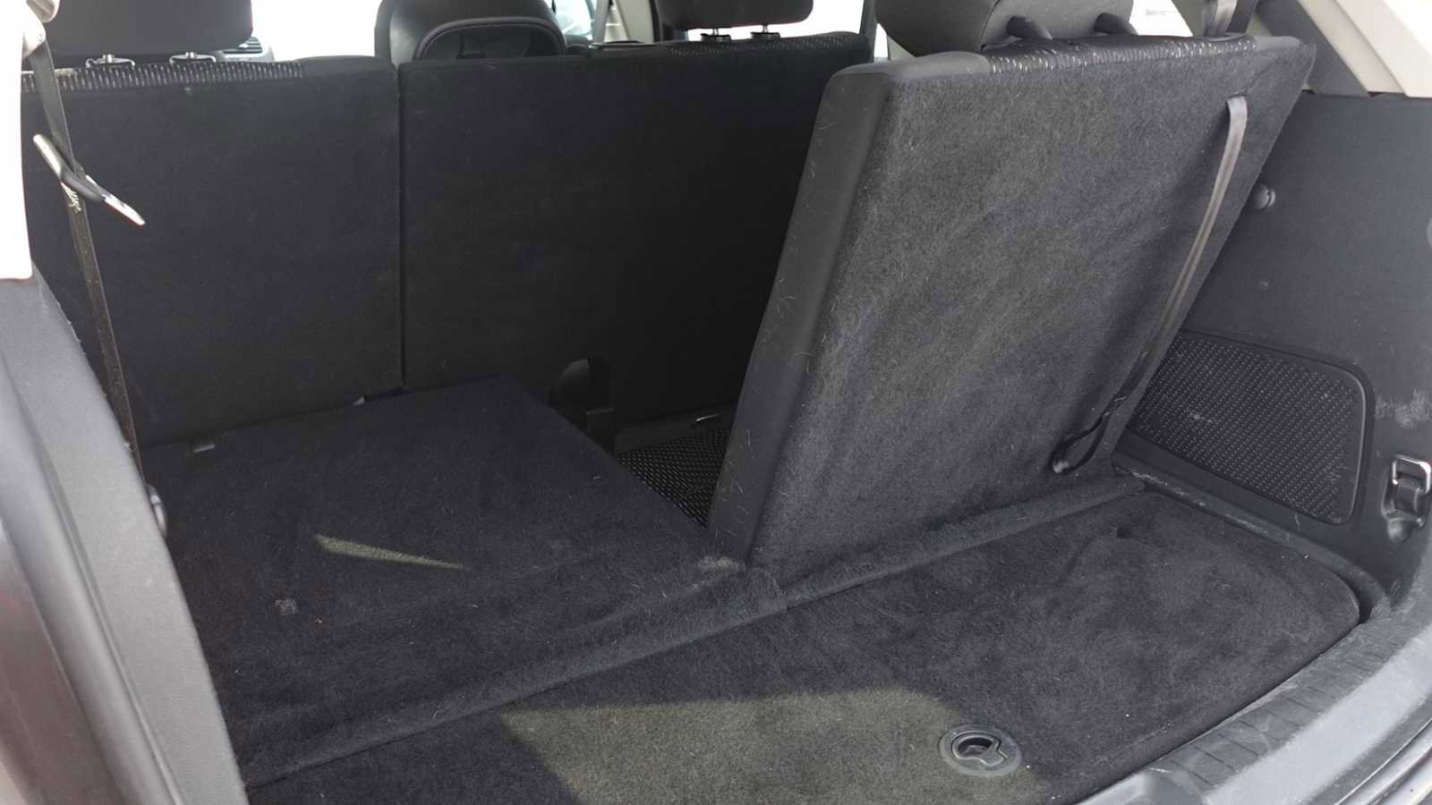 Used 2017 Dodge Journey SE w/ Flexible Seating Group image 16