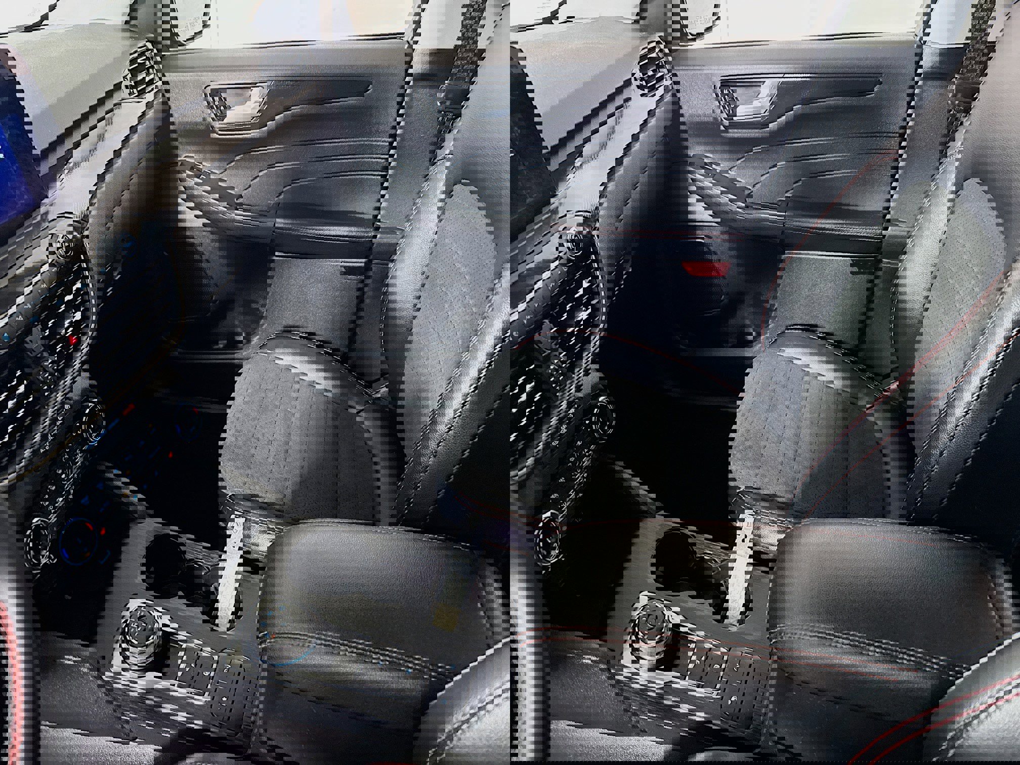 Used 2022 Ford Escape SEL w/ SEL Stealth AWD Package image 24