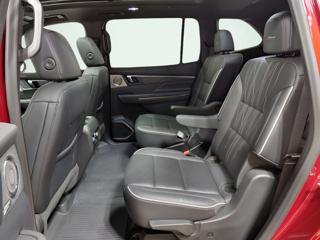 Used 2025 Buick Enclave Avenir AWD/4WD image 45
