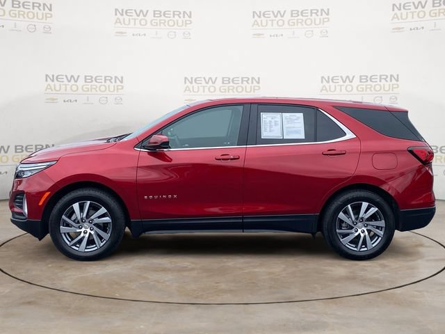 Used 2024 Chevrolet Equinox LT FWD image 2