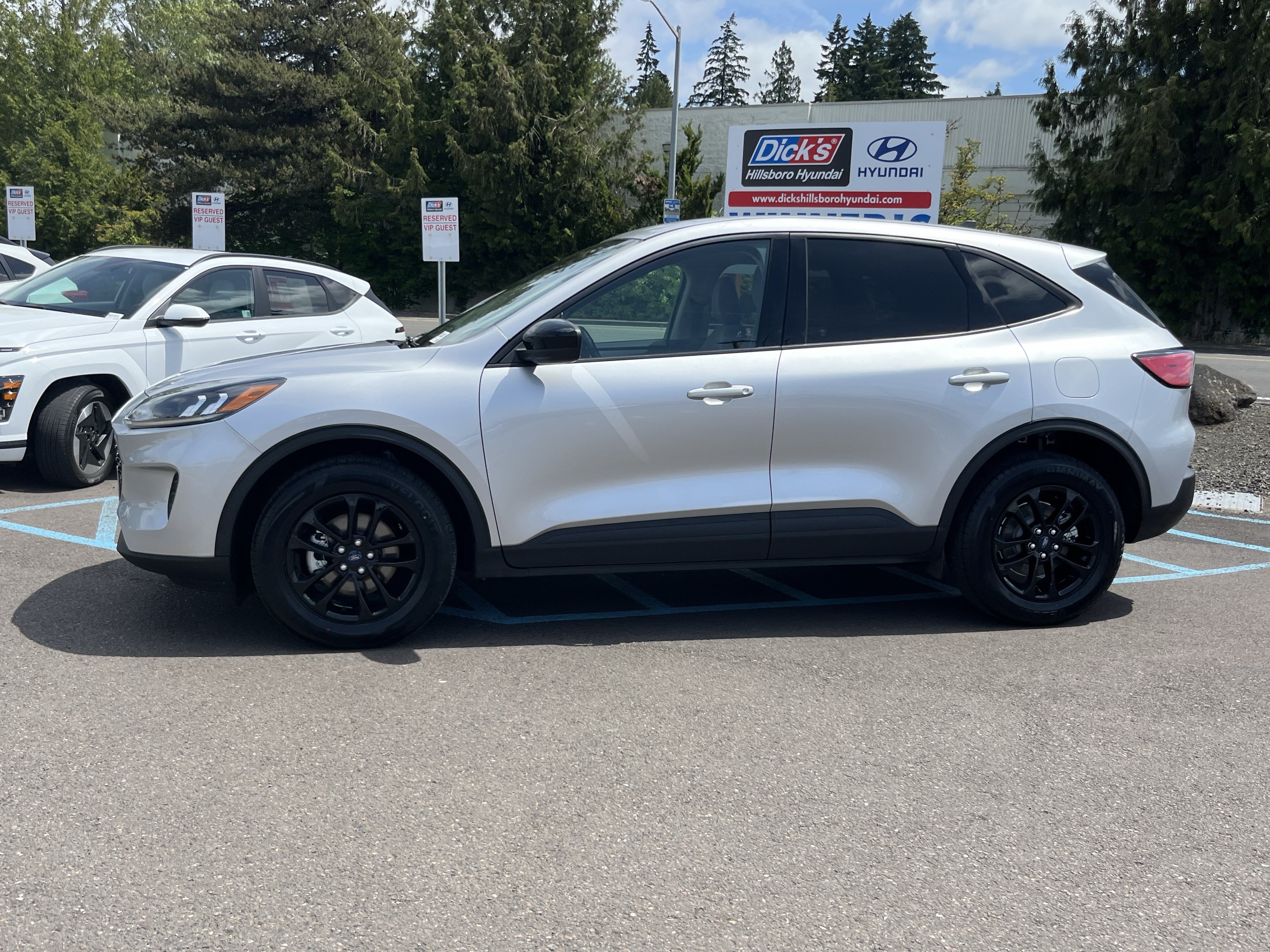 Used 2020 Ford Escape SE Sport AWD/4WD image 2