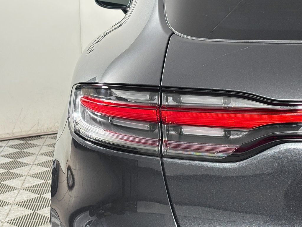 Certified 2026 Porsche Macan AWD/4WD image 12