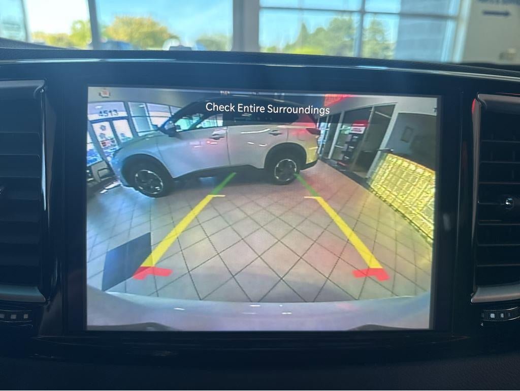 Used 2025 Chrysler Pacifica Select FWD image 22