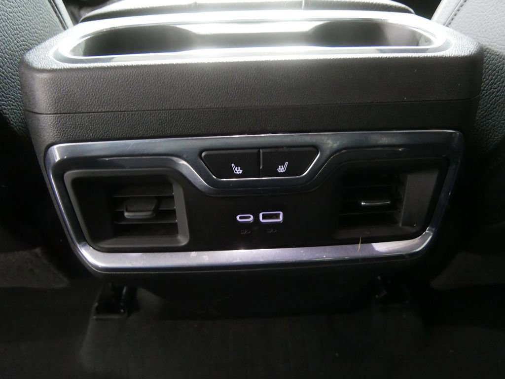 Used 2025 GMC Sierra 3500 Denali w/ Denali Reserve Package image 18