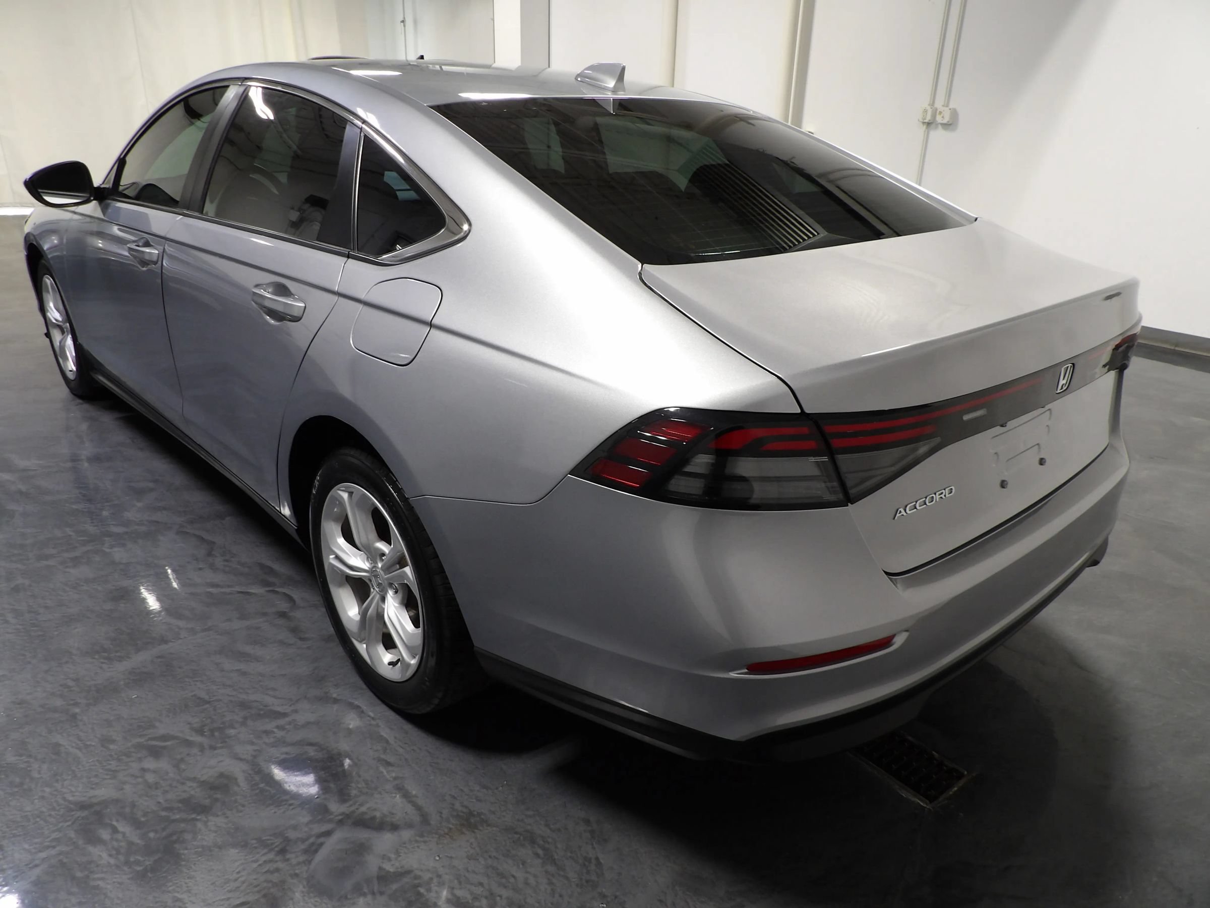 Used 2025 Honda Accord LX image 5