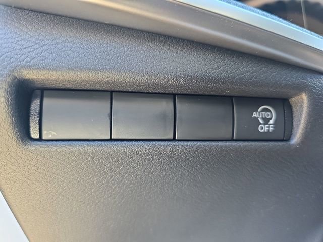 New 2026 Nissan Kicks S image 32