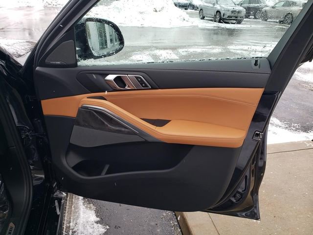 New 2026 BMW X6 xDrive40i w/ Climate Comfort Package image 18
