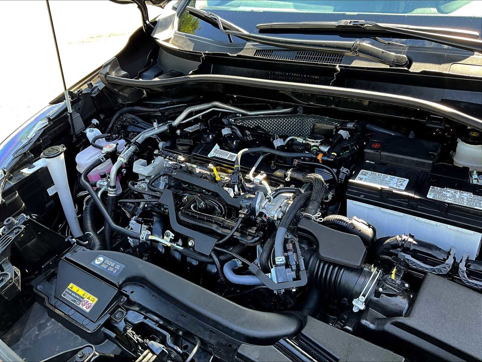 Used 2025 Toyota Corolla Cross XLE image 35