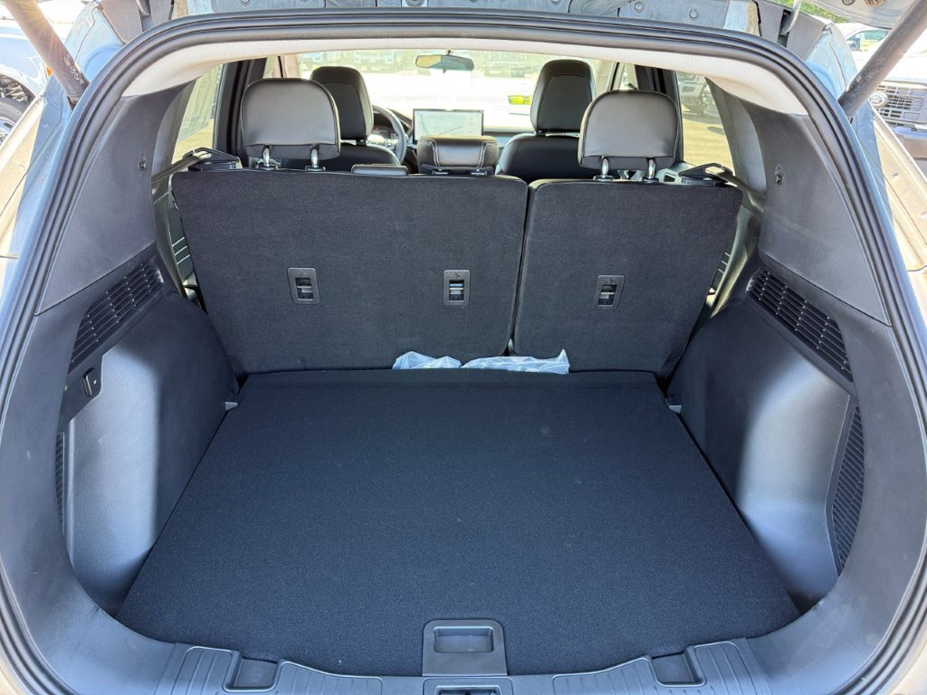 New 2024 Ford Escape SE FWD image 18