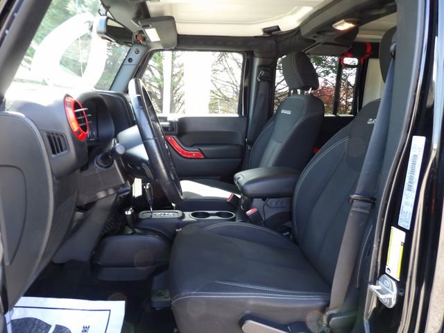 Used 2018 Jeep Wrangler Unlimited Sahara image 12