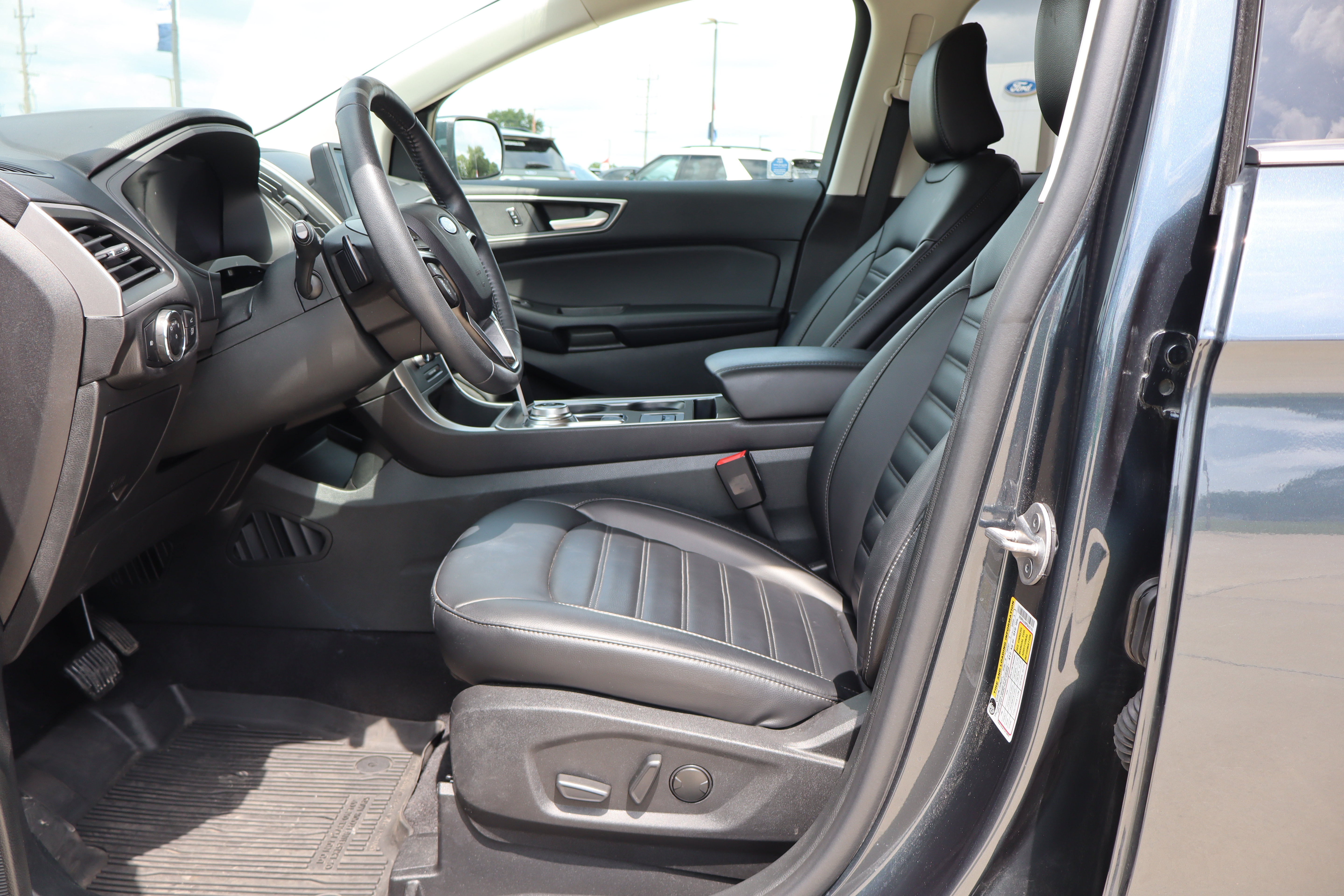 Used 2023 Ford Edge SEL w/ Convenience Package AWD/4WD image 10