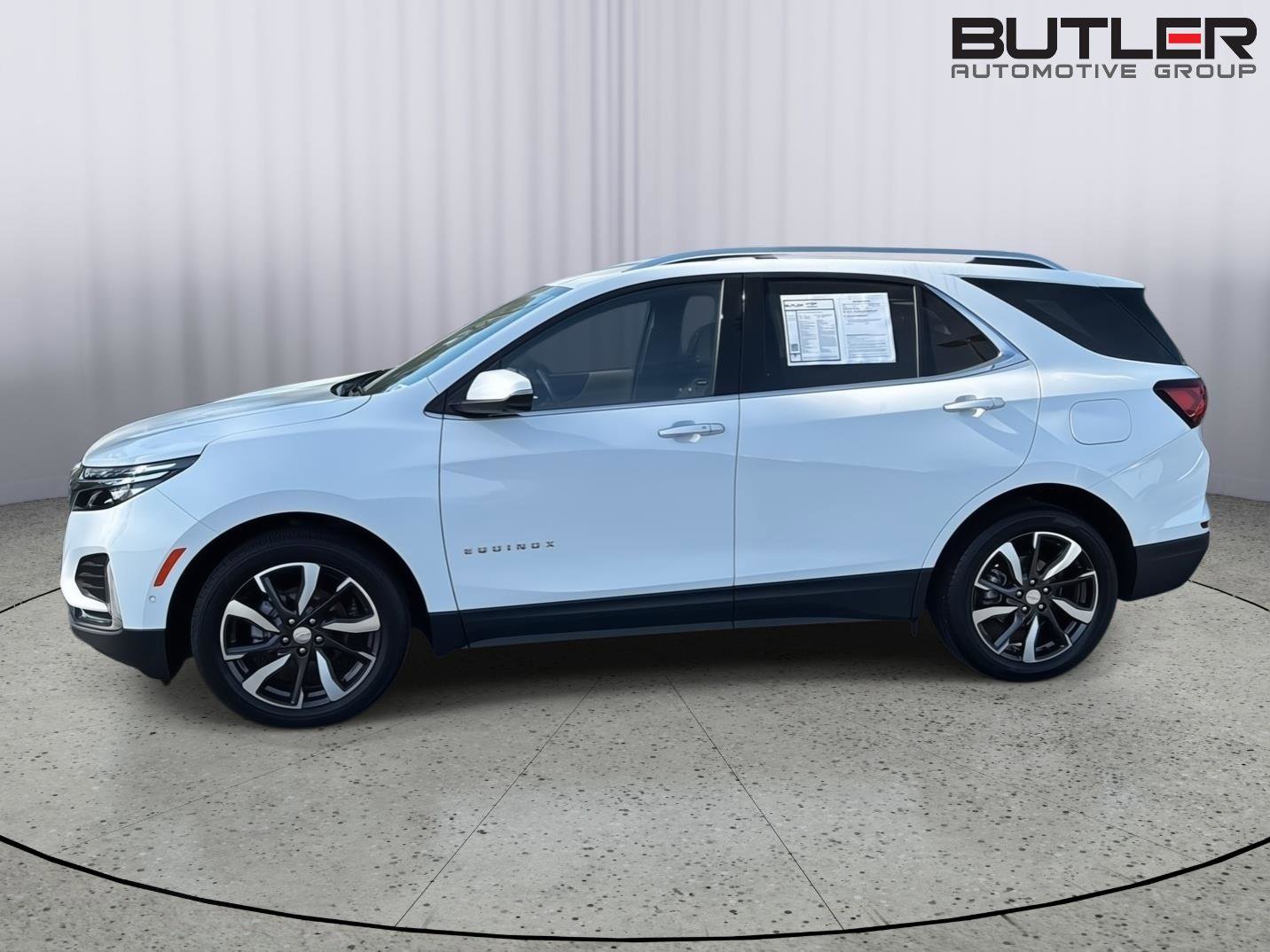 Used 2023 Chevrolet Equinox Premier image 3