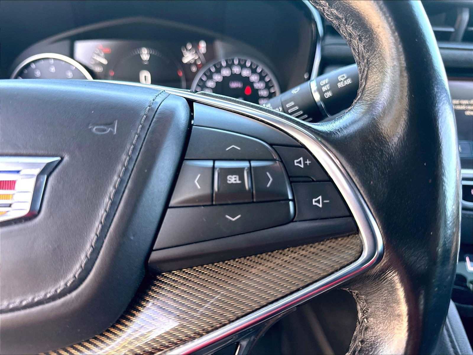 Used 2019 Cadillac XT5 Platinum AWD/4WD image 21