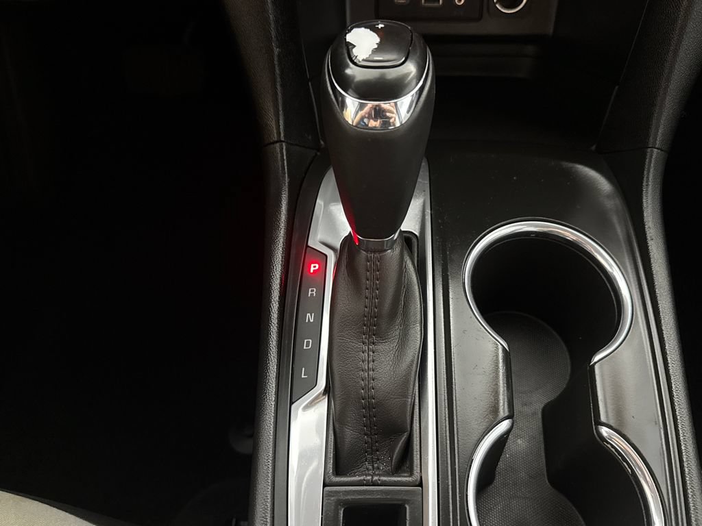 Used 2019 Chevrolet Equinox LT w/ Sun & Navigation Package FWD image 17