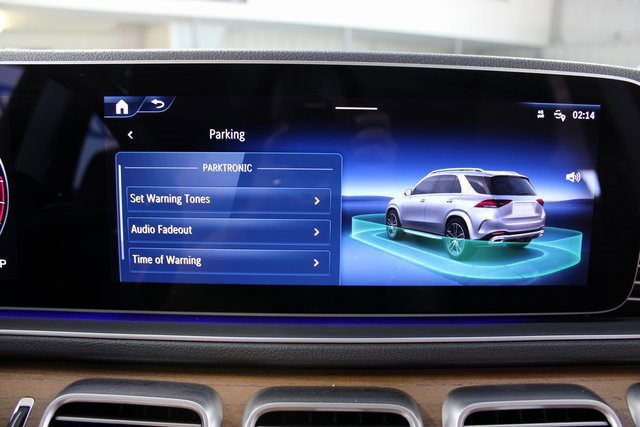 Used 2024 Mercedes-Benz GLE 350 4MATIC w/ AMG Line Exterior image 29
