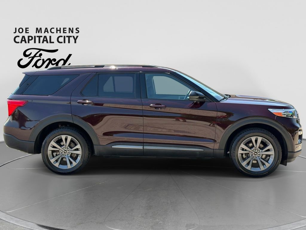 Used 2022 Ford Explorer XLT w/ Equipment Group 202A AWD/4WD image 3