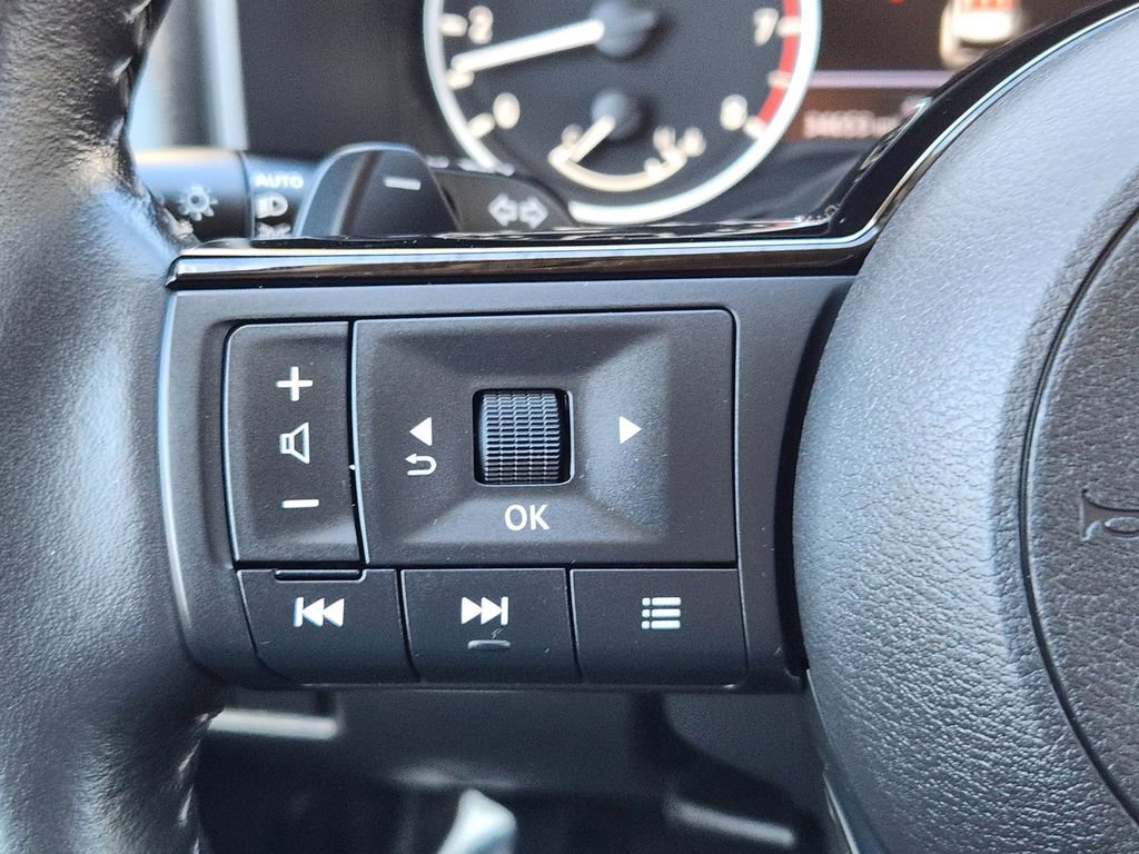 Used 2023 Nissan Rogue SV w/ SV Premium B Package image 23