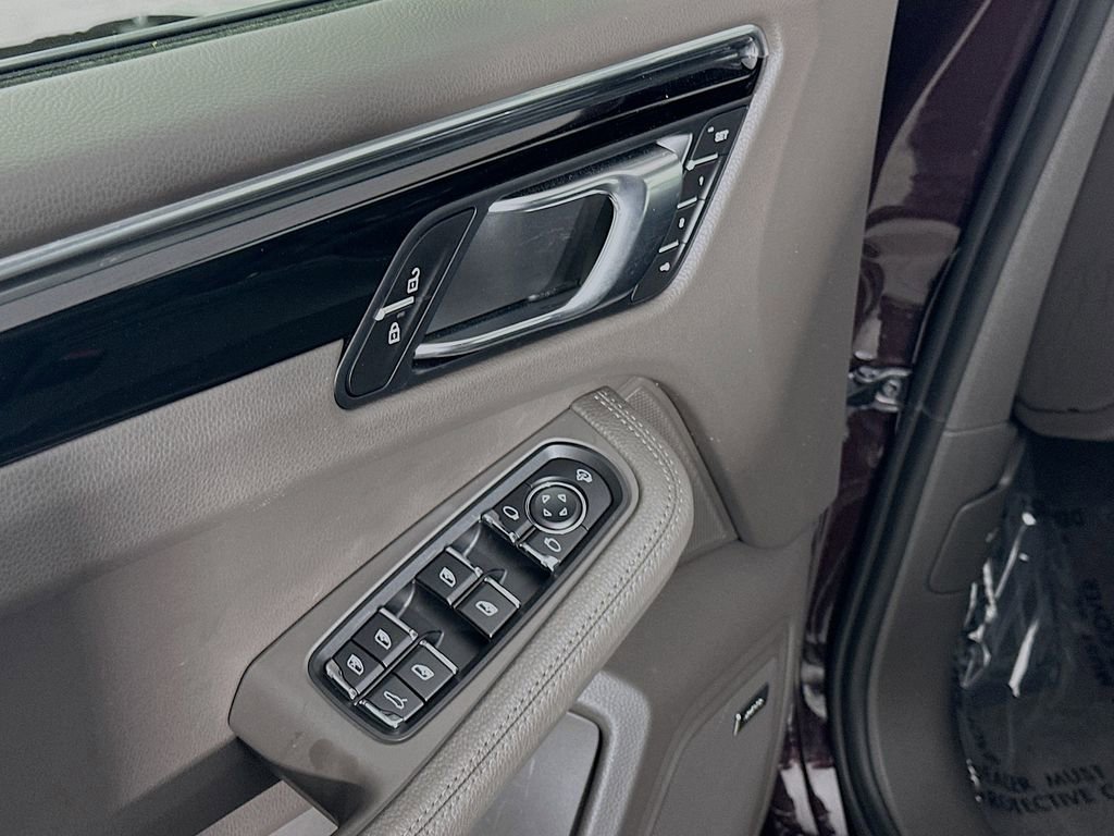 New 2026 Porsche Macan Turbo AWD/4WD image 19