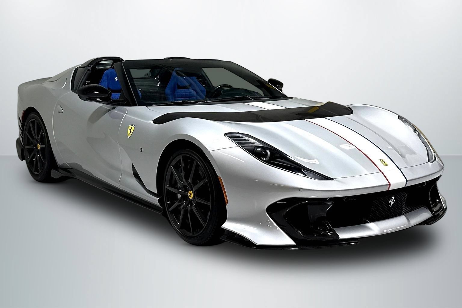 Used 2023 Ferrari 812 Competizione A RWD image 1