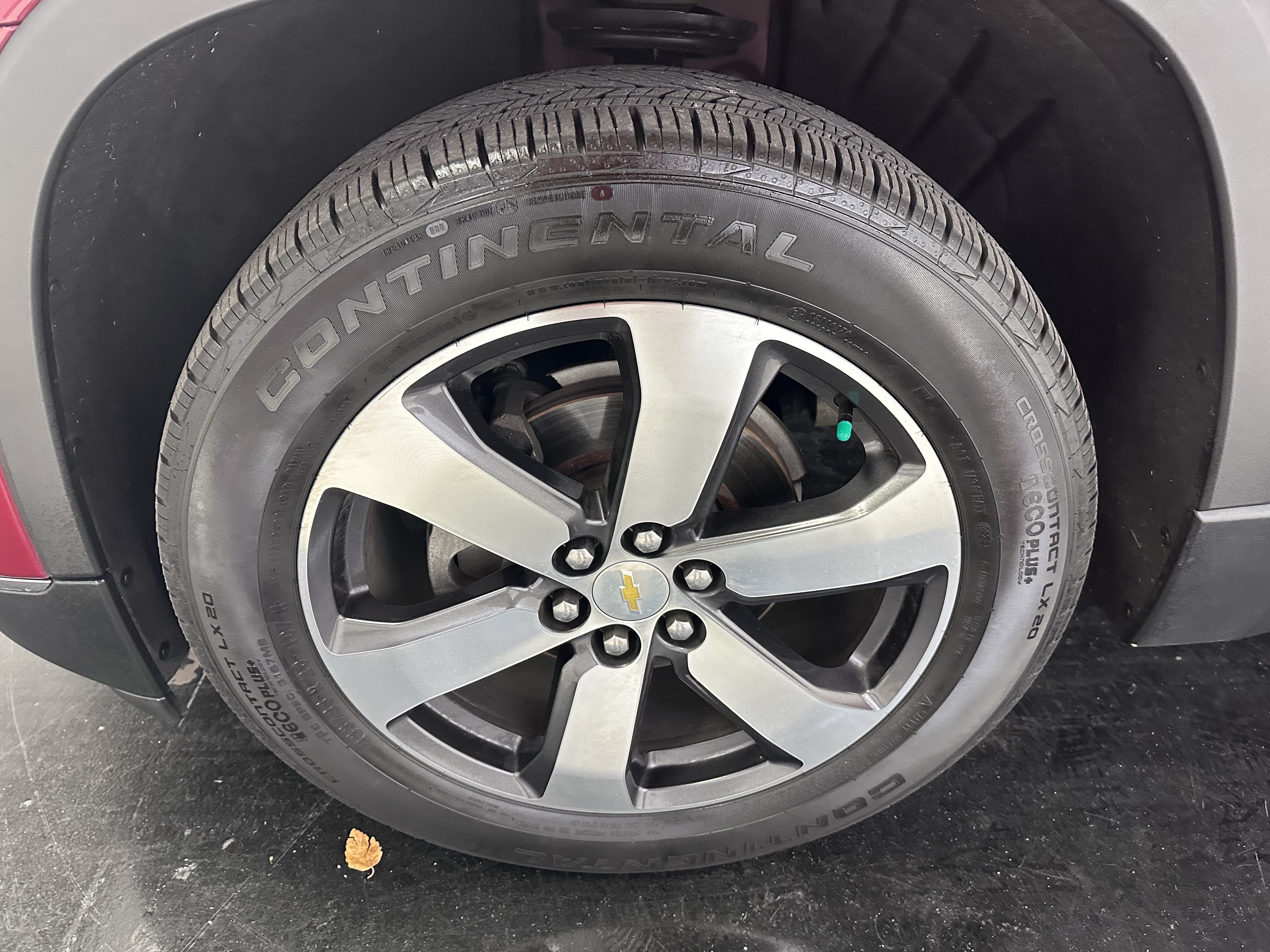Used 2020 Chevrolet Traverse LT w/ LT Premium Package FWD image 20