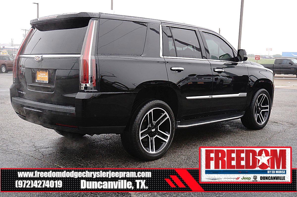 Used 2019 Cadillac Escalade Luxury AWD/4WD image 5