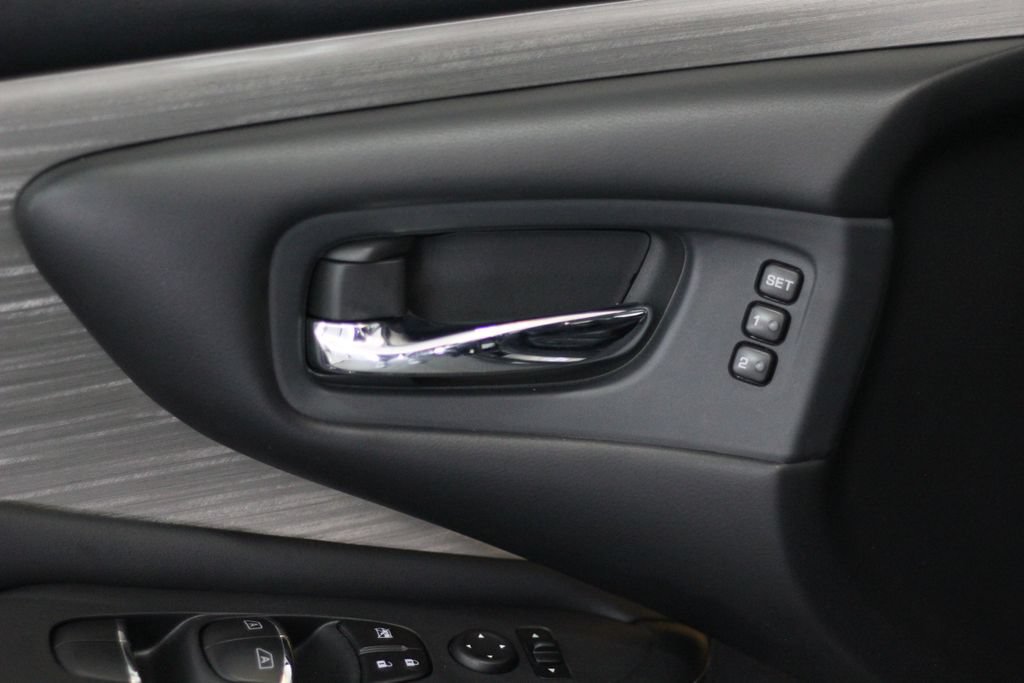 Used 2018 Nissan Murano SL w/ Midnight Edition Package FWD image 44