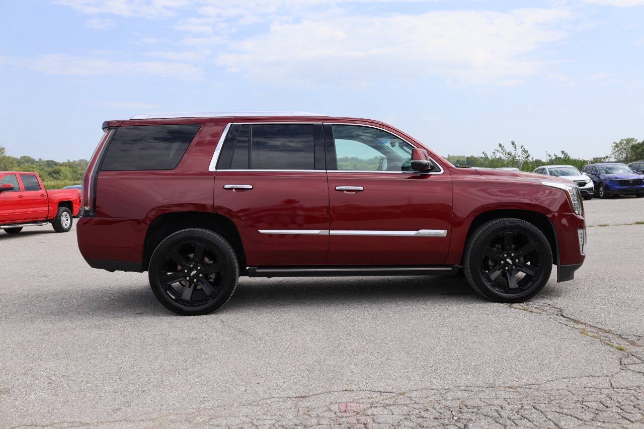 Used 2016 Cadillac Escalade Premium AWD/4WD image 7