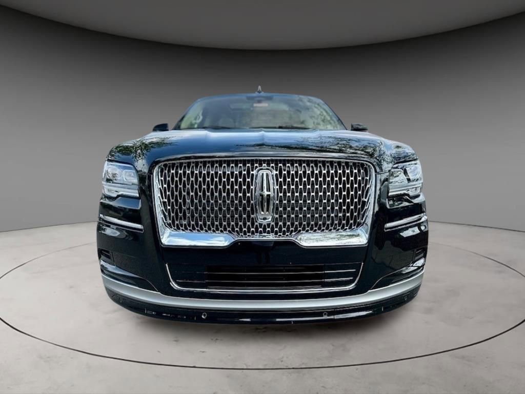 New 2024 Lincoln Navigator L Reserve AWD/4WD image 2