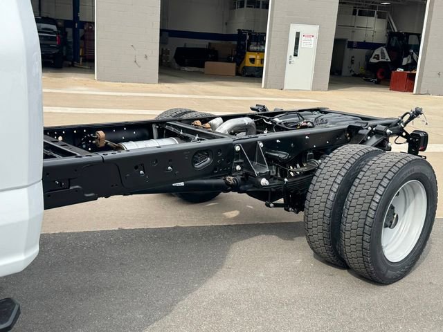 New 2026 Ford F550 4x4 Regular Cab Super Duty image 8