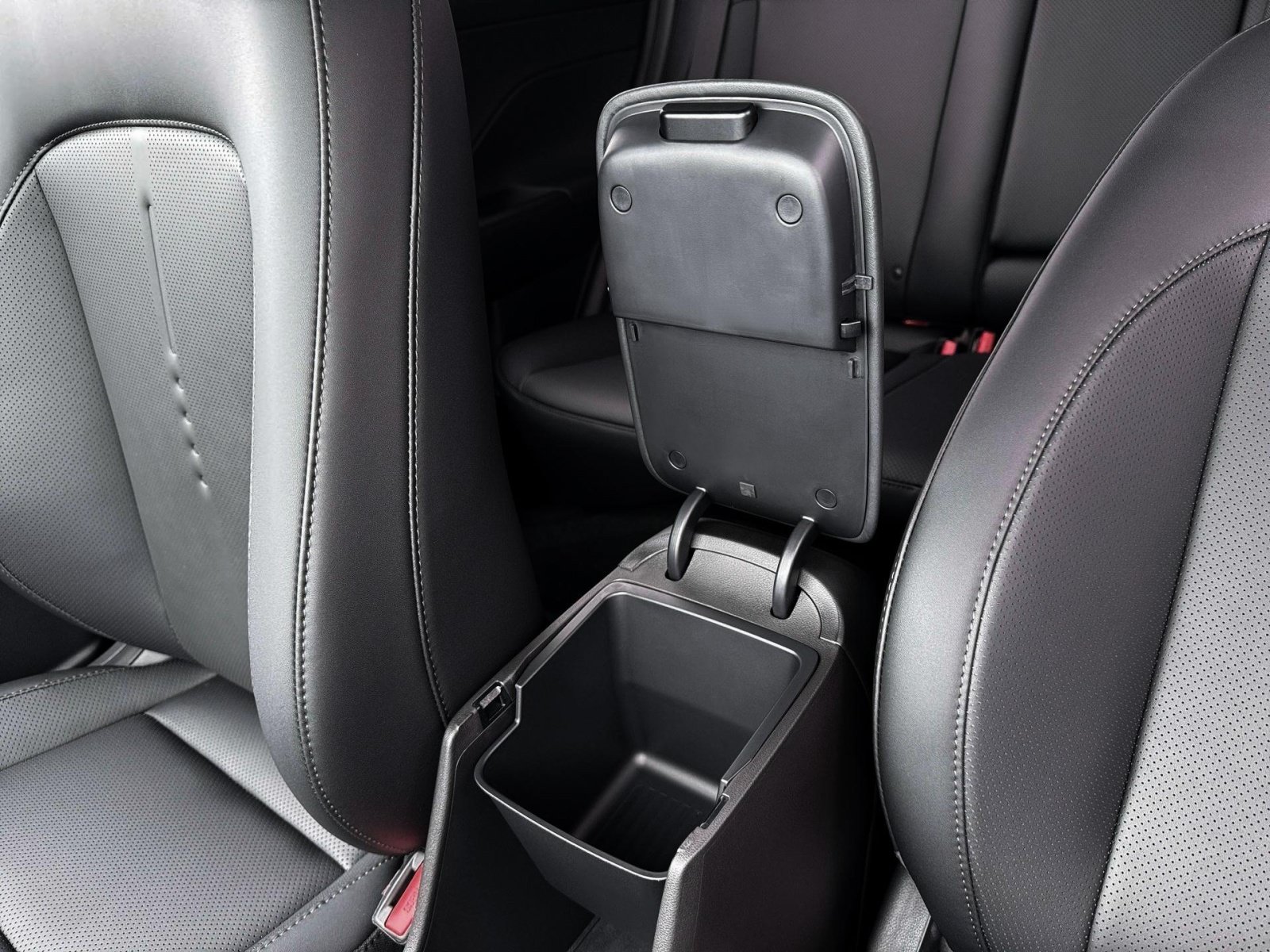 New 2026 Hyundai Kona Limited FWD image 18
